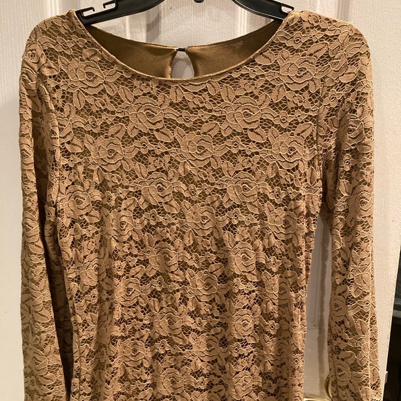 Elegant! tan lace dress - Picture 2 of 4